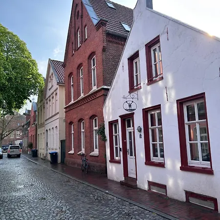 Kaptainshuus Apartment B Leer Buitenkant foto